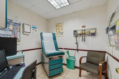 1152 62nd Avenue S St Petersburg FL 33705