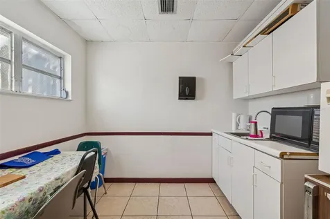 1152 62nd Avenue S St Petersburg FL 33705