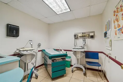 1152 62nd Avenue S St Petersburg FL 33705