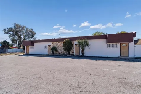 1152 62nd Avenue S St Petersburg FL 33705