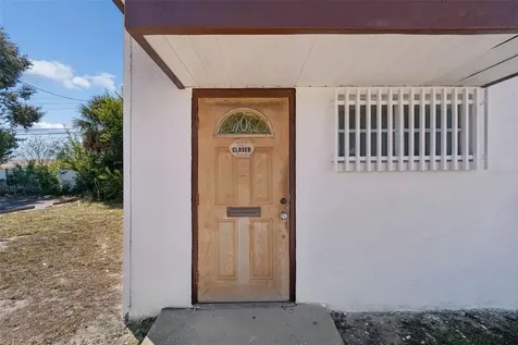 1152 62nd Avenue S St Petersburg FL 33705