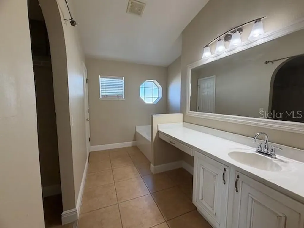 2551 Hunley Loop Kissimmee FL 34743