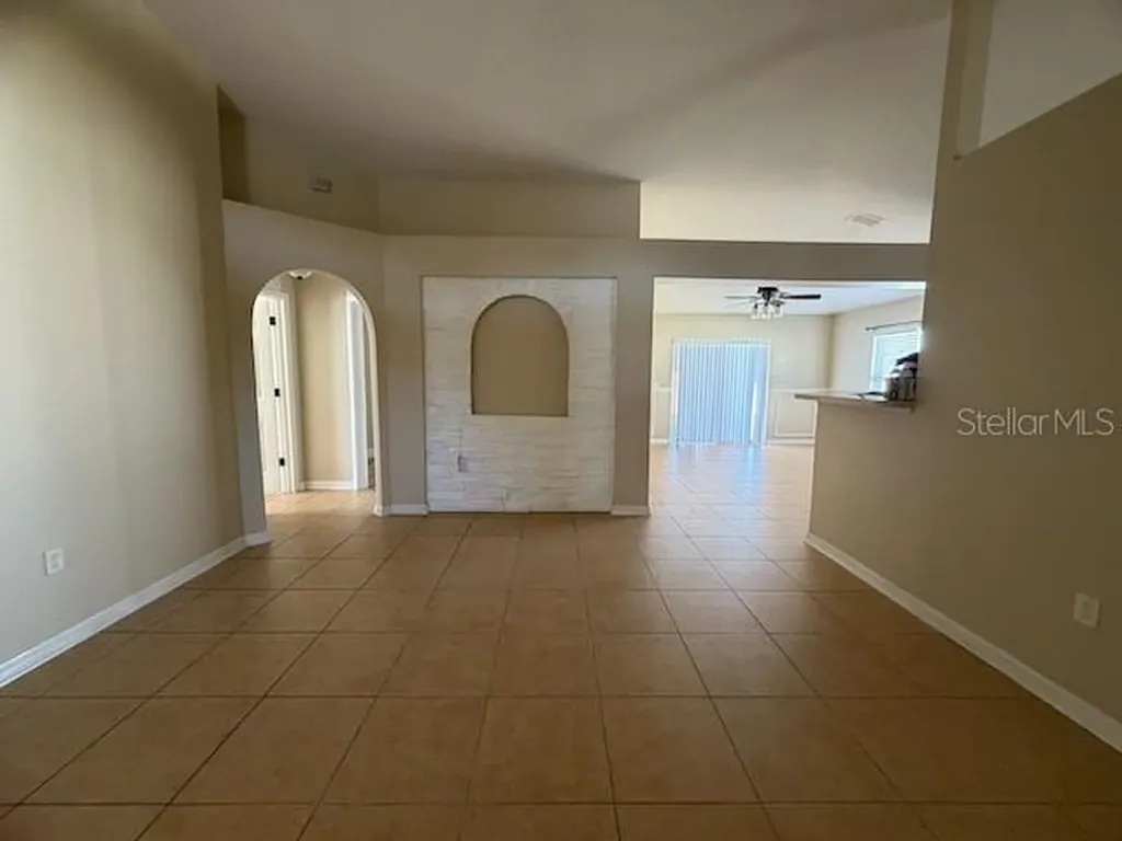 2551 Hunley Loop Kissimmee FL 34743