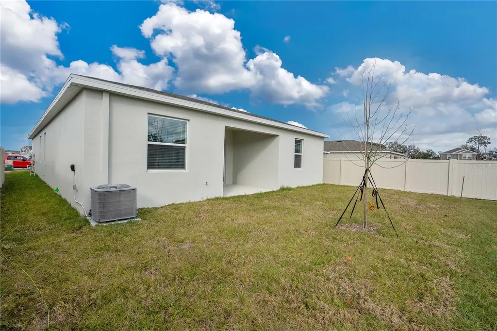 393 Kayden Cove Winter Haven FL 33884