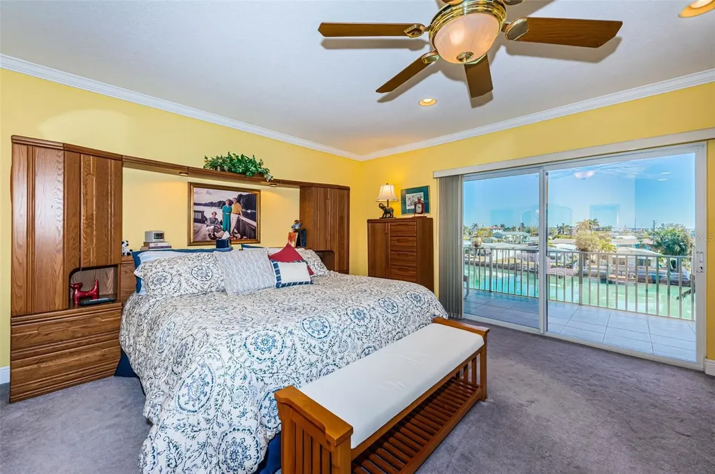 11595 Gulf Boulevard St Petersburg FL 33706
