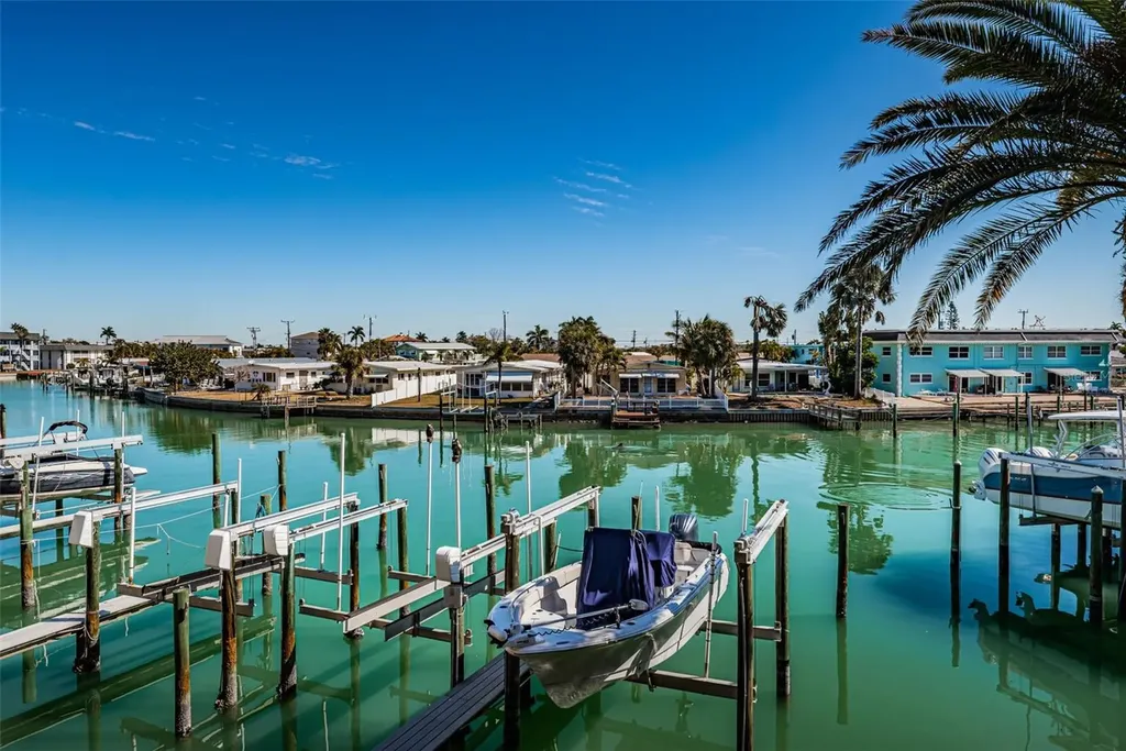 11595 Gulf Boulevard St Petersburg FL 33706