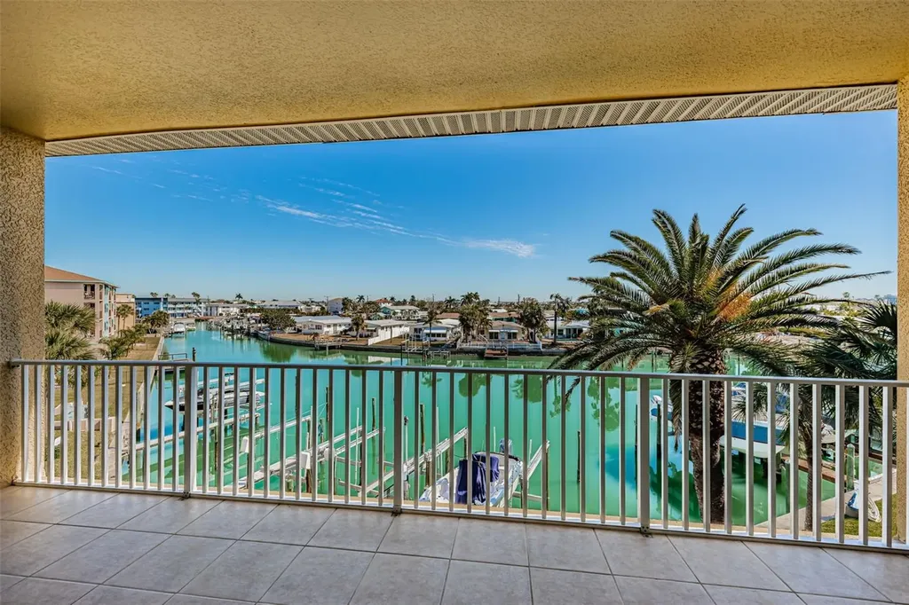 11595 Gulf Boulevard St Petersburg FL 33706