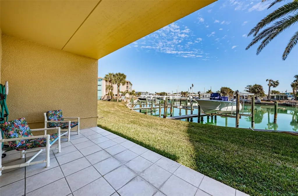 11595 Gulf Boulevard St Petersburg FL 33706
