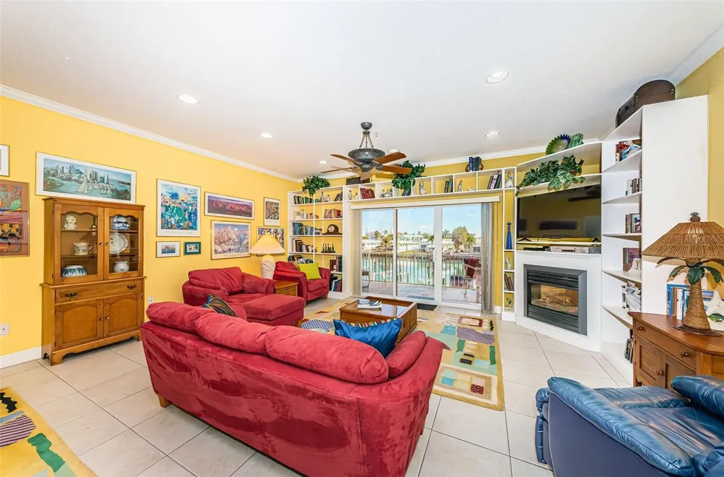 11595 Gulf Boulevard St Petersburg FL 33706