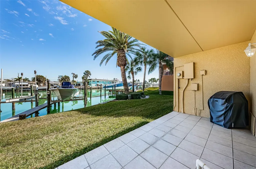 11595 Gulf Boulevard St Petersburg FL 33706
