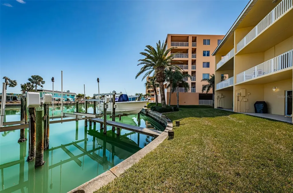 11595 Gulf Boulevard St Petersburg FL 33706