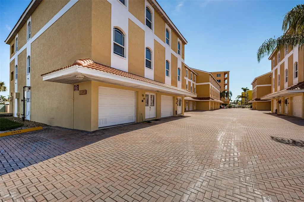 11595 Gulf Boulevard St Petersburg FL 33706