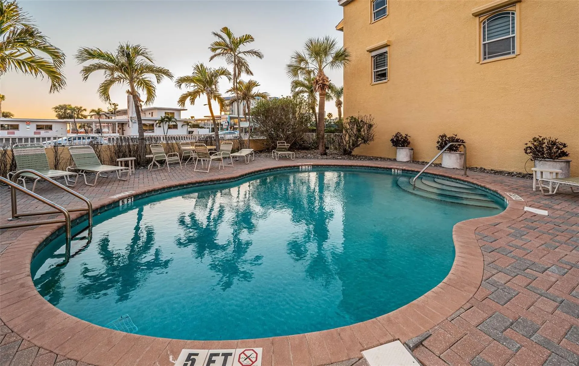 11595 Gulf Boulevard St Petersburg FL 33706