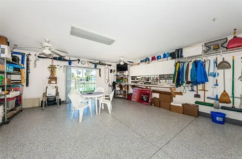 11595 Gulf Boulevard St Petersburg FL 33706