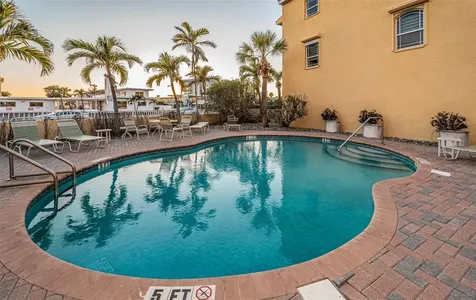 11595 Gulf Boulevard St Petersburg FL 33706