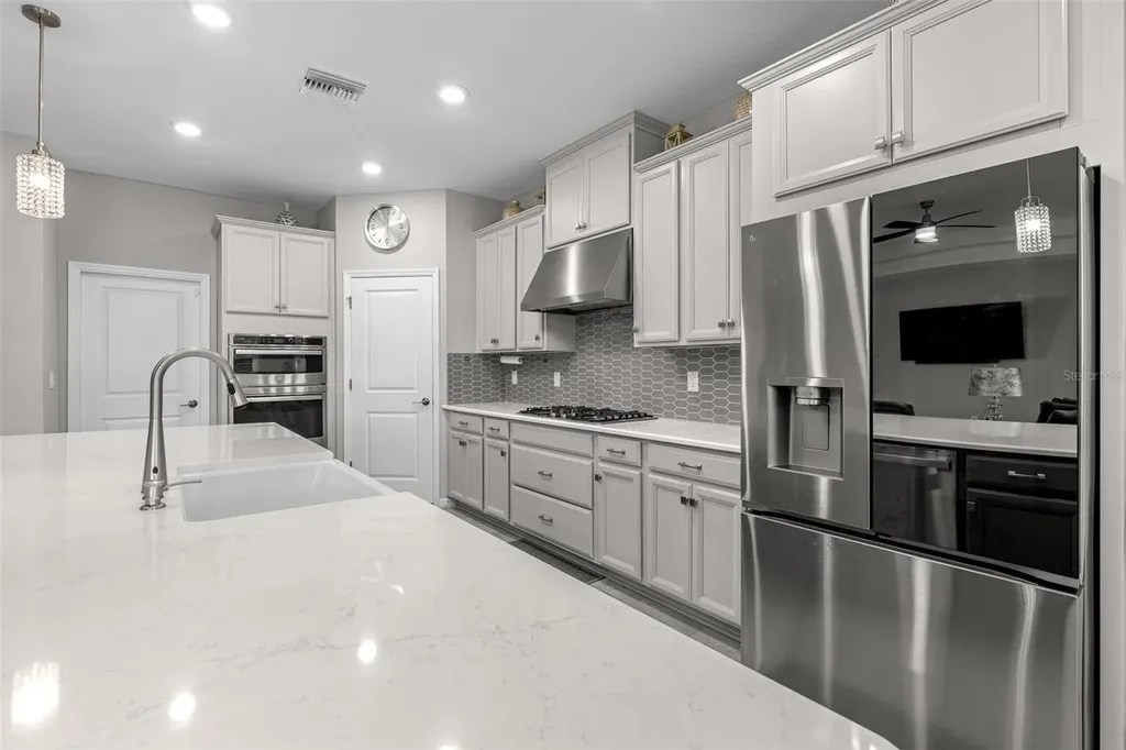 2512 High Tides Way Wesley Chapel FL 33543