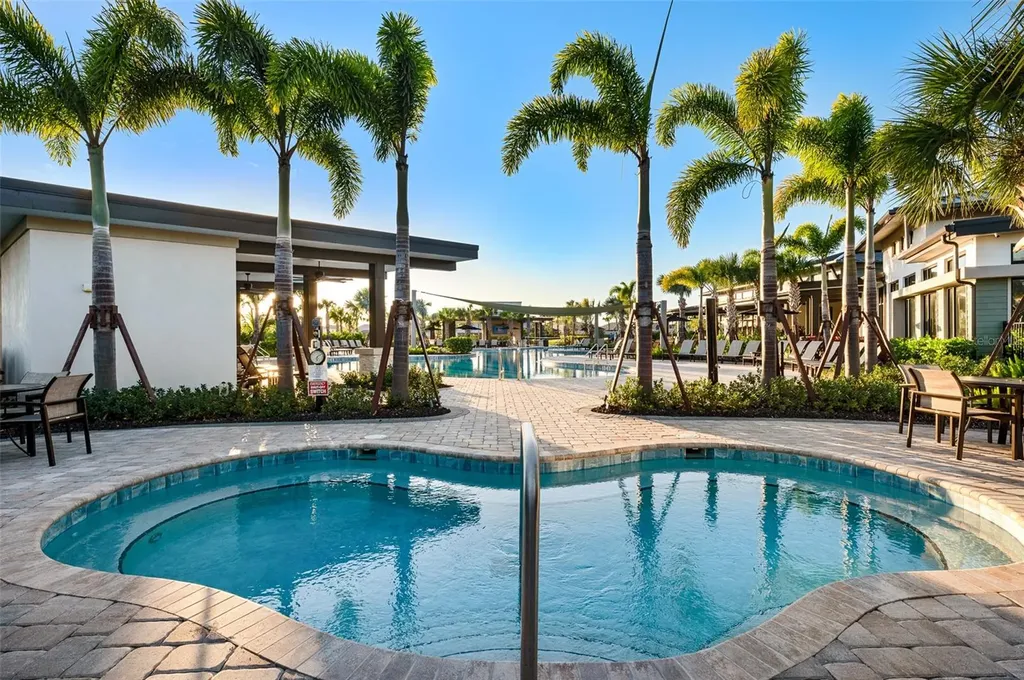 2512 High Tides Way Wesley Chapel FL 33543