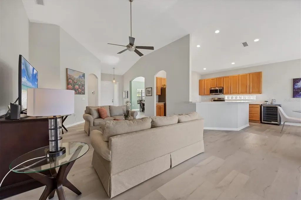 6458 Tailfeather Way Bradenton FL 34203