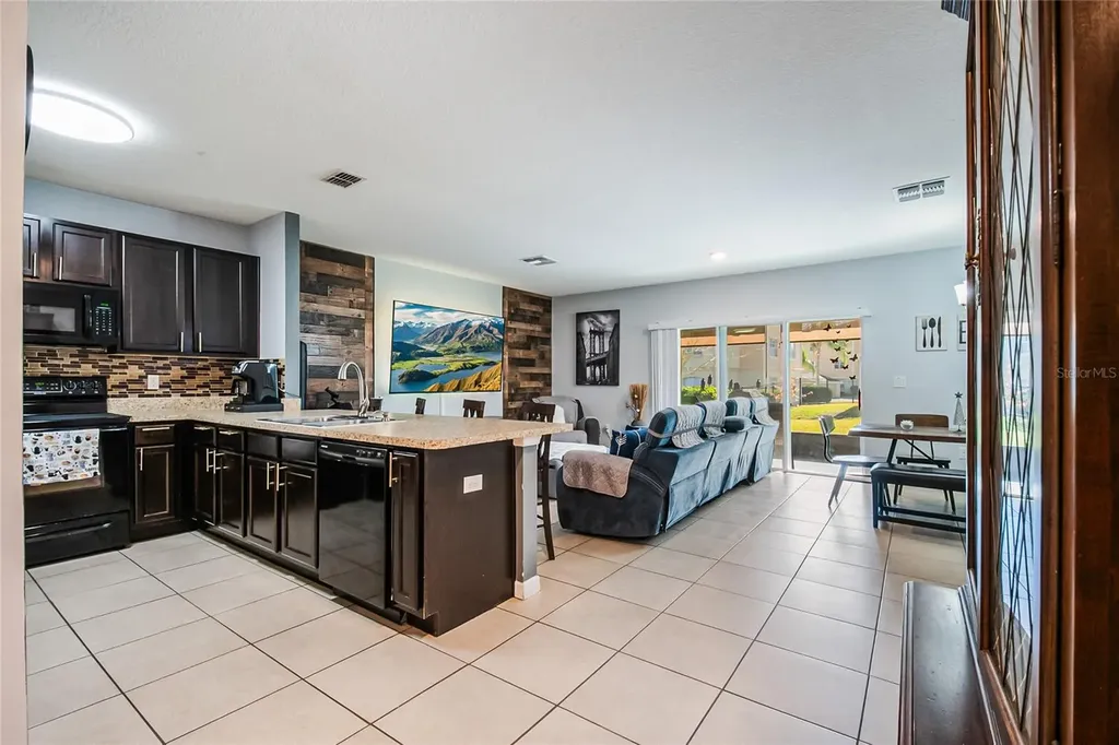 407 Arbor Lakes Drive Davenport FL 33896