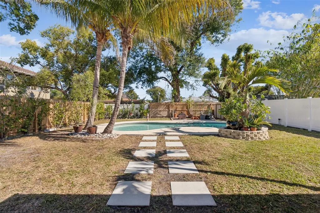 805 N Lincoln Avenue Tampa FL 33609