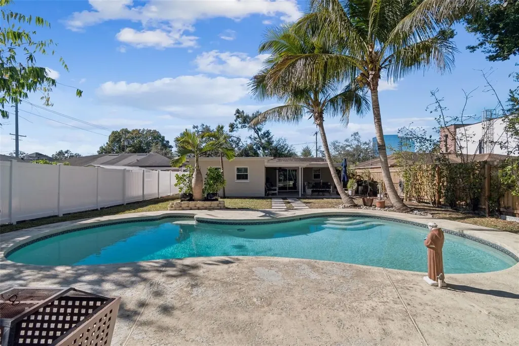 805 N Lincoln Avenue Tampa FL 33609