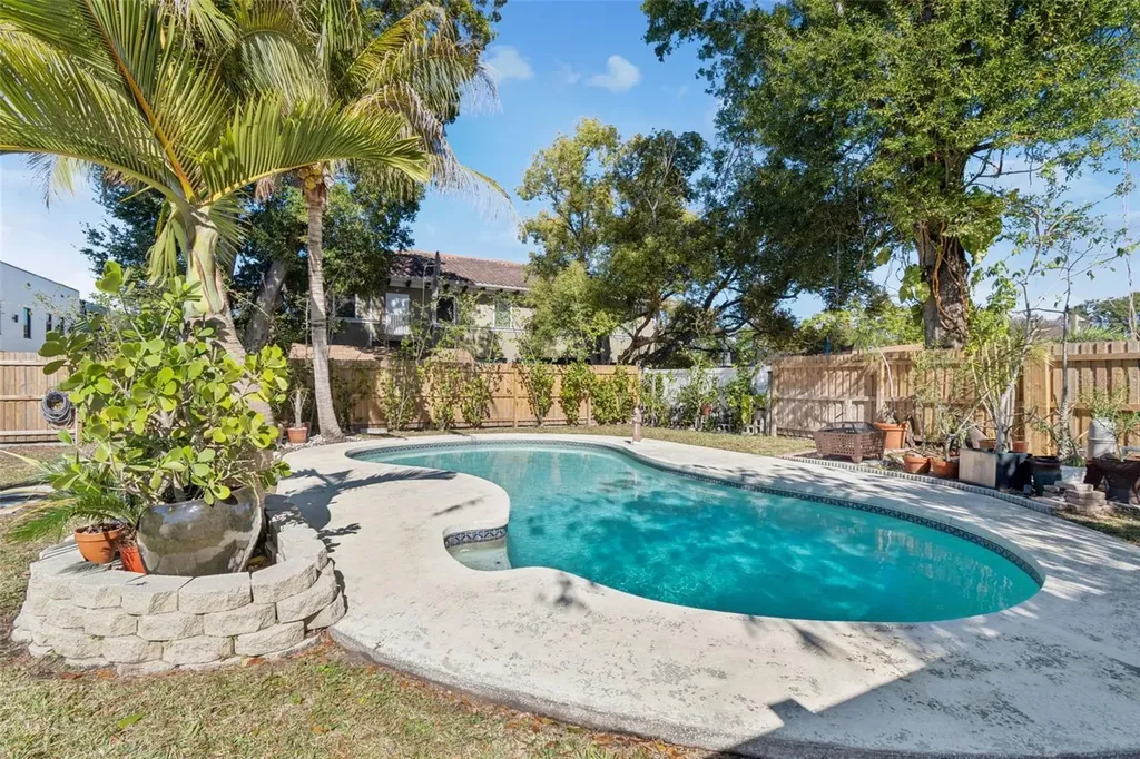 805 N Lincoln Avenue Tampa FL 33609