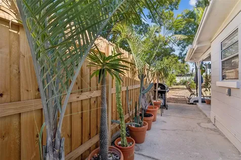 805 N Lincoln Avenue Tampa FL 33609