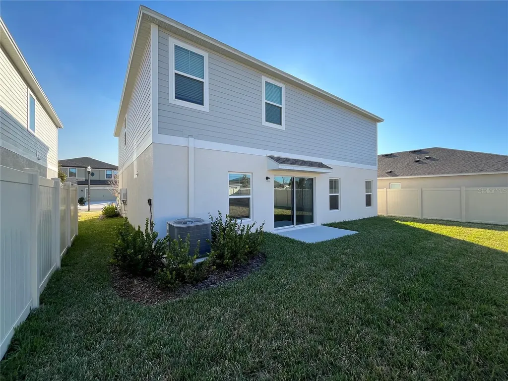 14789 Summer Branch Drive Lithia FL 33547