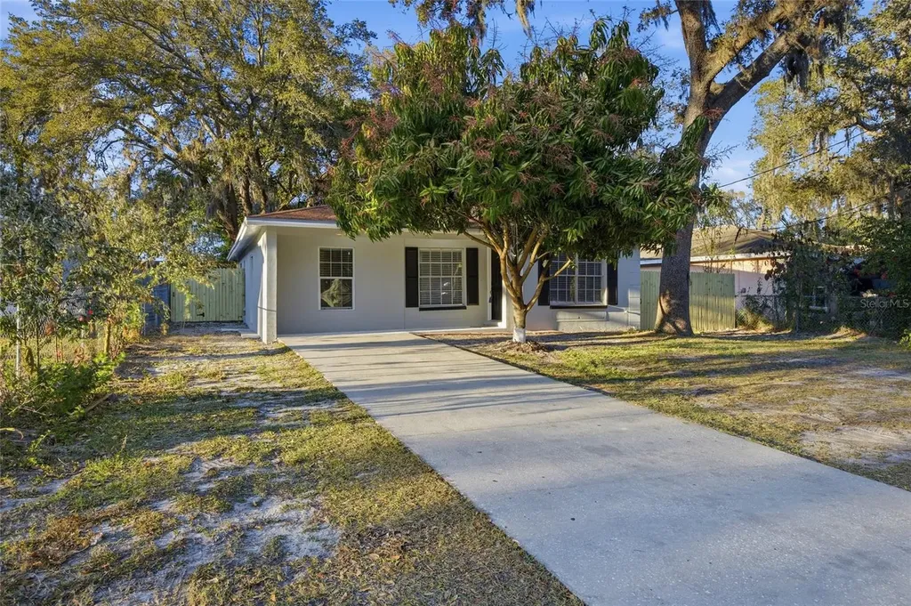 1812 E 99th Avenue Tampa FL 33612