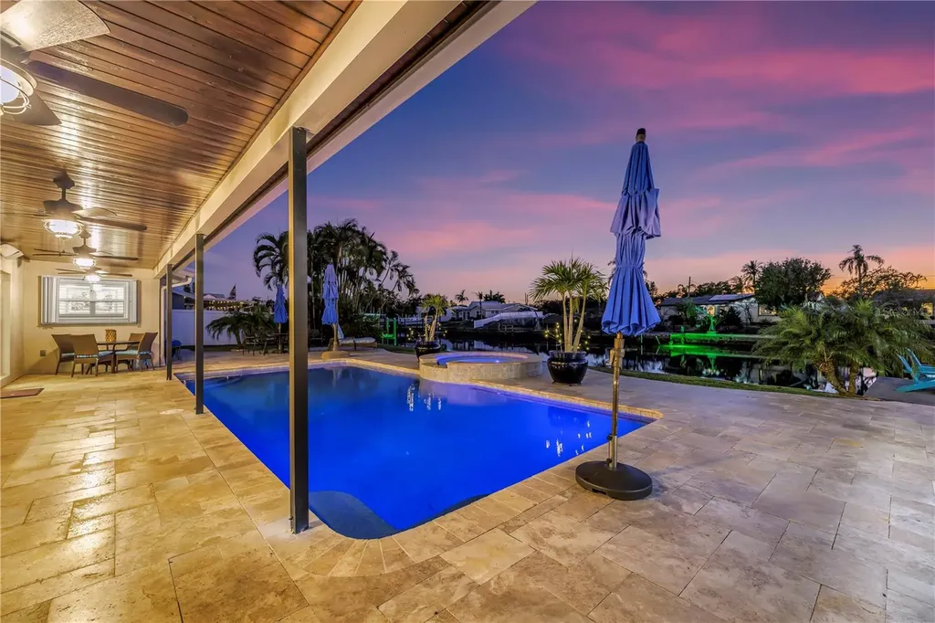 5166 Horseshoe Place NE St Petersburg FL 33703