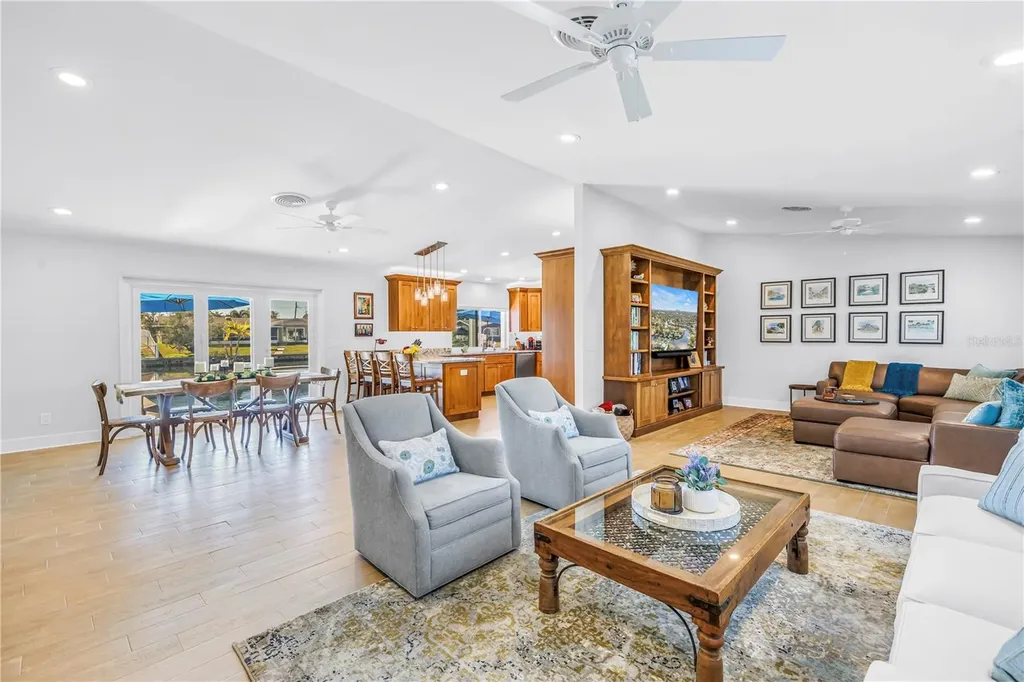 5166 Horseshoe Place NE St Petersburg FL 33703