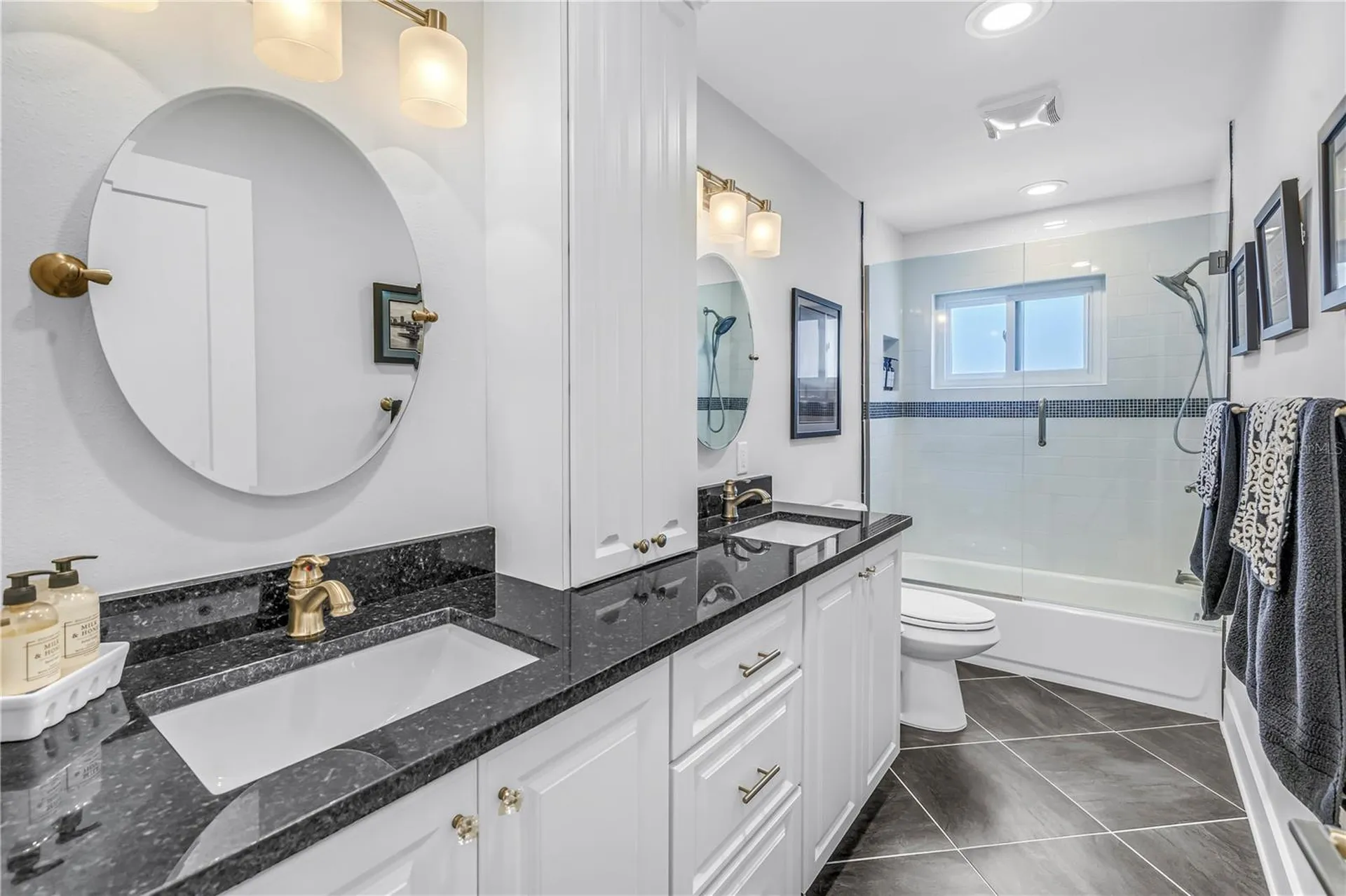 5166 Horseshoe Place NE St Petersburg FL 33703