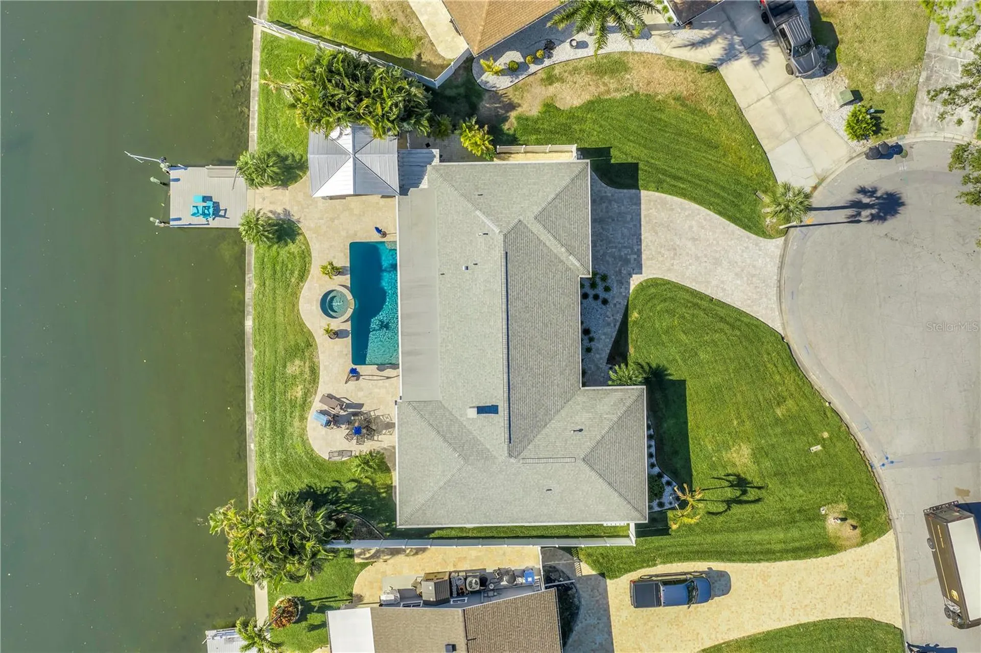 5166 Horseshoe Place NE St Petersburg FL 33703