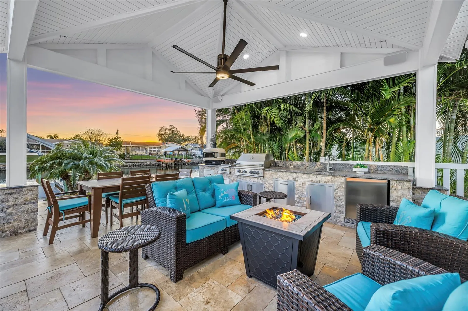 5166 Horseshoe Place NE St Petersburg FL 33703