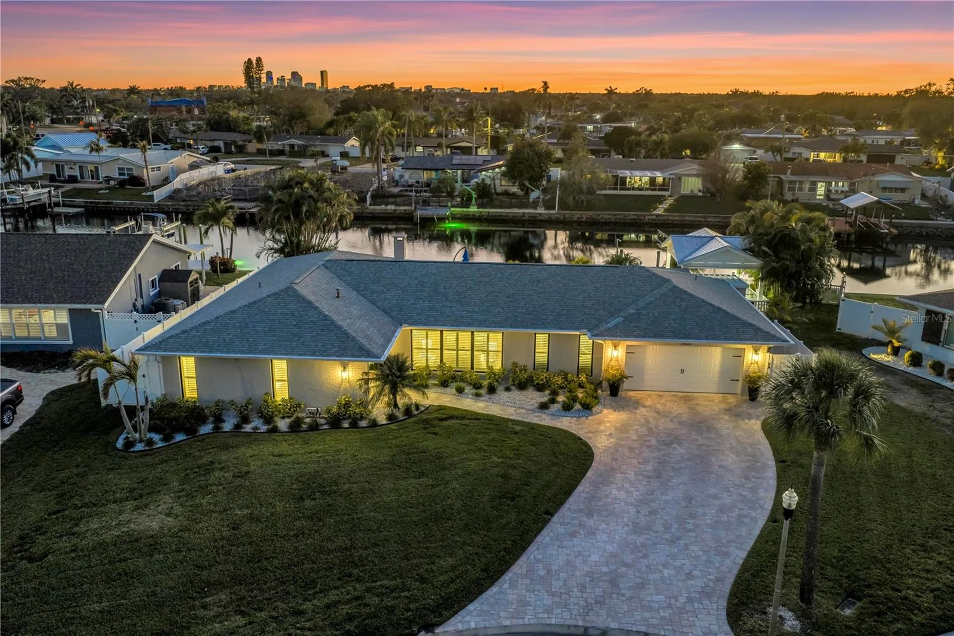 5166 Horseshoe Place NE St Petersburg FL 33703