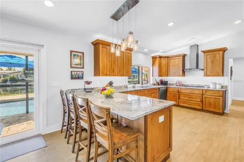 5166 Horseshoe Place NE St Petersburg FL 33703