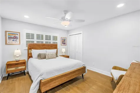 5166 Horseshoe Place NE St Petersburg FL 33703