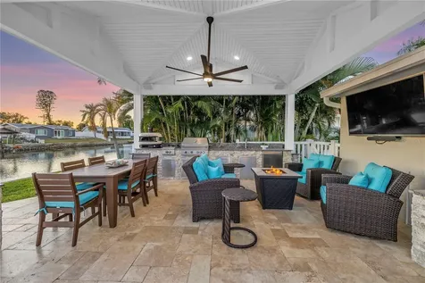 5166 Horseshoe Place NE St Petersburg FL 33703