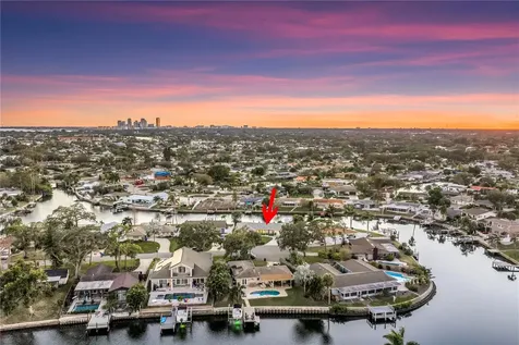 5166 Horseshoe Place NE St Petersburg FL 33703