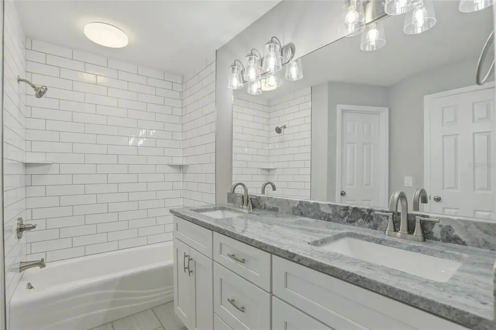 2992 Oaks Bend Bowling Green FL 33834
