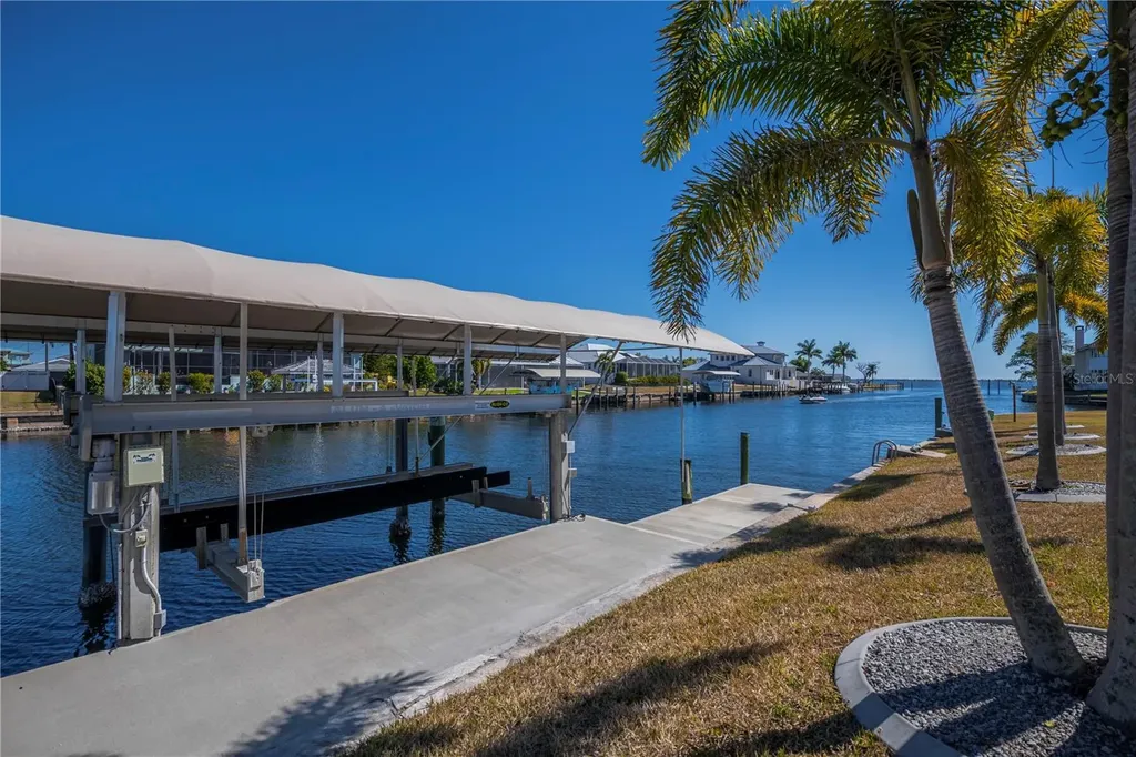 290 Tait Terrace SE Port Charlotte FL 33952