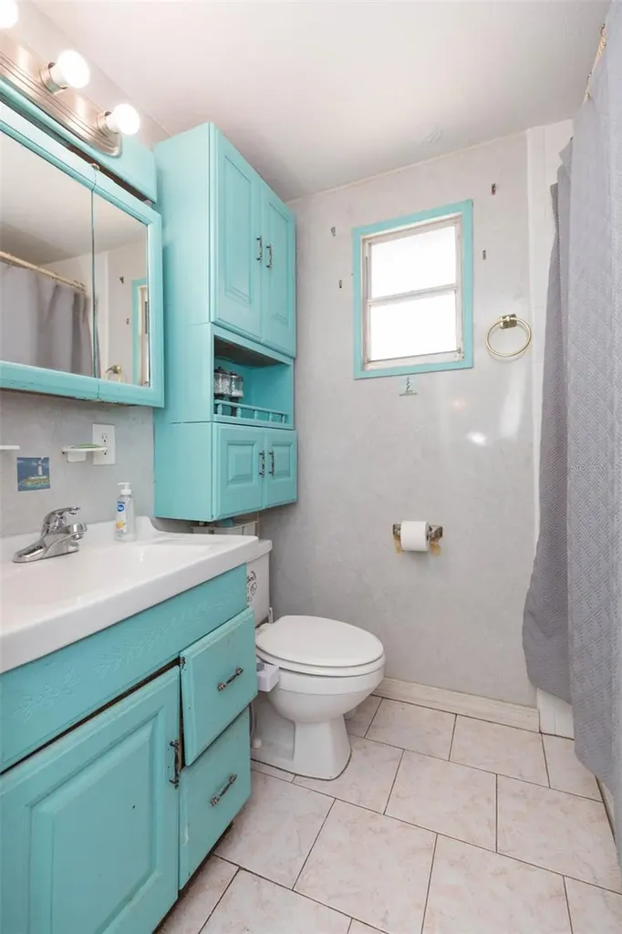 4102 W Fairview Heights Tampa FL 33616