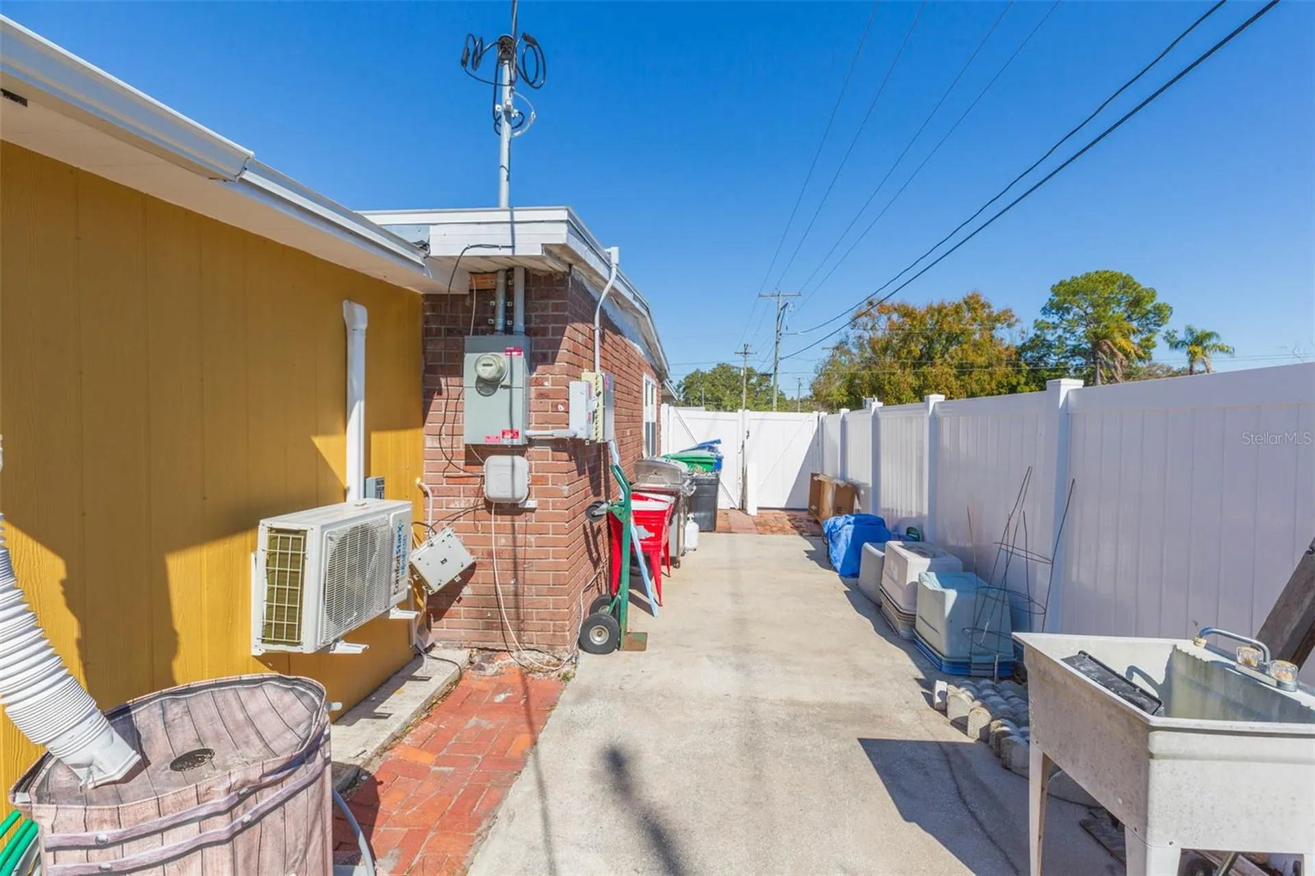 4102 W Fairview Heights Tampa FL 33616