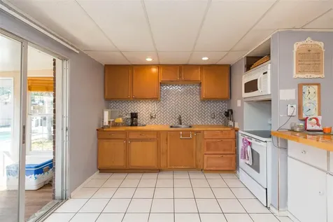 4102 W Fairview Heights Tampa FL 33616