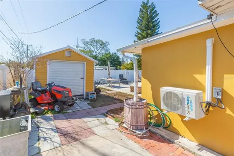 4102 W Fairview Heights Tampa FL 33616