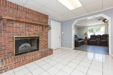 4102 W Fairview Heights Tampa FL 33616