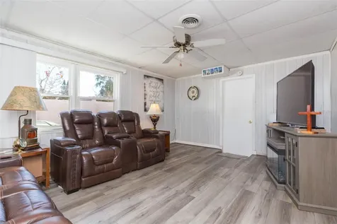4102 W Fairview Heights Tampa FL 33616