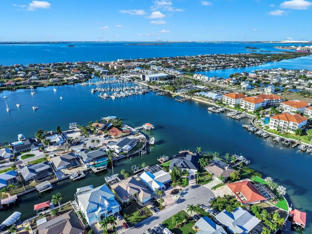 6344 Cottonwood Lane Apollo Beach FL 33572