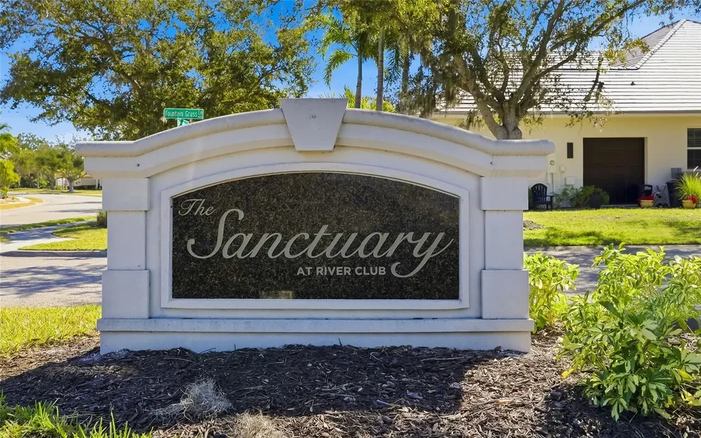 9515 Royal Calcutta Place Bradenton FL 34202