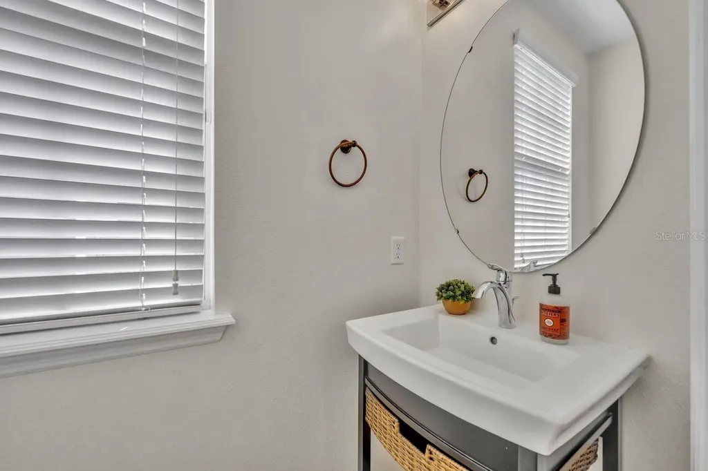 2066 Brink Alley Orlando FL 32814